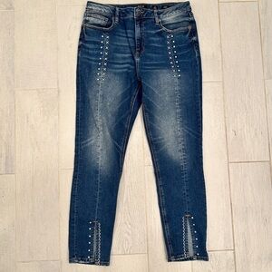 Miss Me Ankle Cropped Grommet Jeans